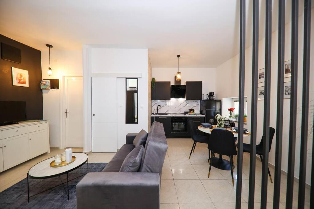 “Minipalais” Apartment In The Heart Of Zadar Luaran gambar