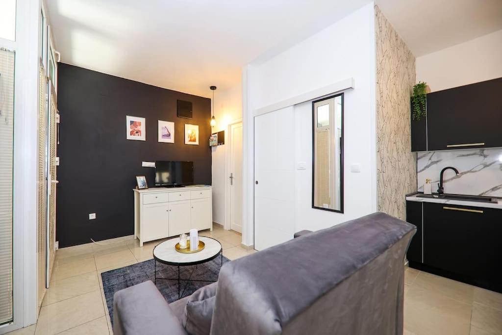 “Minipalais” Apartment In The Heart Of Zadar Luaran gambar